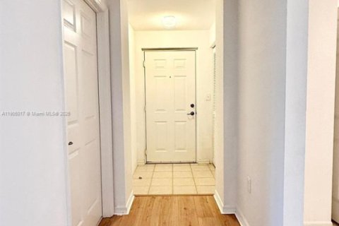 Condo in Palm Beach Gardens, Florida, 2 bedrooms  № 1955902 - photo 10