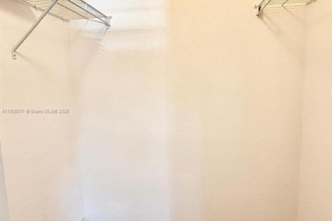 Condo in Palm Beach Gardens, Florida, 2 bedrooms  № 1955902 - photo 19