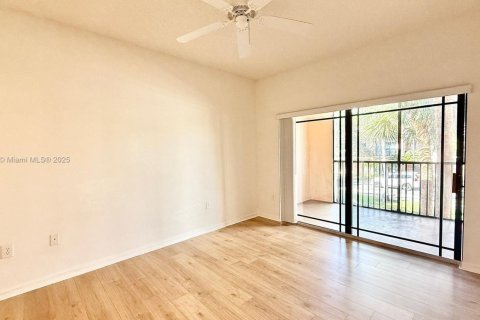 Condo in Palm Beach Gardens, Florida, 2 bedrooms  № 1955902 - photo 11