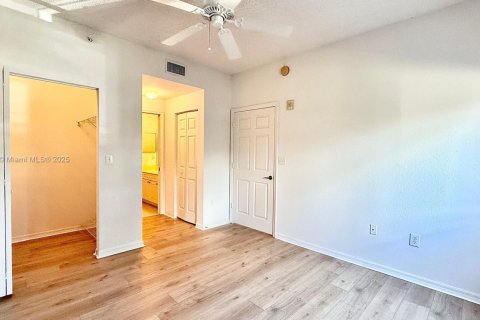 Condo in Palm Beach Gardens, Florida, 2 bedrooms  № 1955902 - photo 18