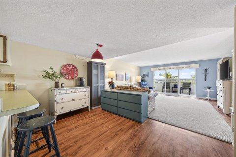 Condominio en venta en Mount Dora, Florida, 1 dormitorio, 54.35 m2 № 2235472 - foto 11
