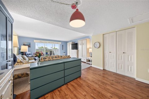 Condominio en venta en Mount Dora, Florida, 1 dormitorio, 54.35 m2 № 2235472 - foto 13