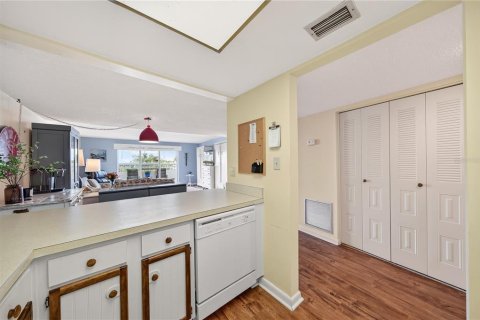 Condominio en venta en Mount Dora, Florida, 1 dormitorio, 54.35 m2 № 2235472 - foto 8