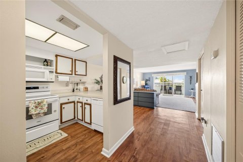 Condominio en venta en Mount Dora, Florida, 1 dormitorio, 54.35 m2 № 2235472 - foto 4