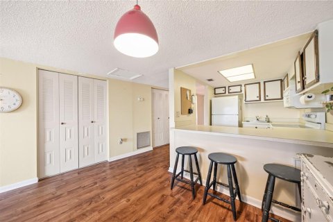 Condominio en venta en Mount Dora, Florida, 1 dormitorio, 54.35 m2 № 2235472 - foto 10