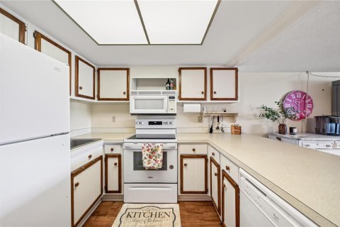 Condominio en venta en Mount Dora, Florida, 1 dormitorio, 54.35 m2 № 2235472 - foto 7