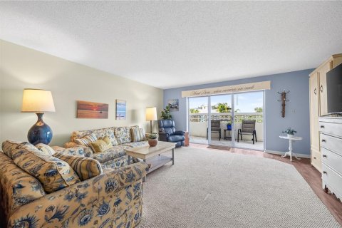 Condominio en venta en Mount Dora, Florida, 1 dormitorio, 54.35 m2 № 2235472 - foto 14