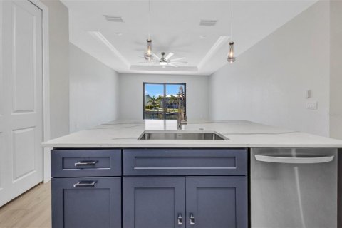 Villa ou maison à vendre à Punta Gorda, Floride: 3 chambres, 153.75 m2 № 1732232 - photo 7