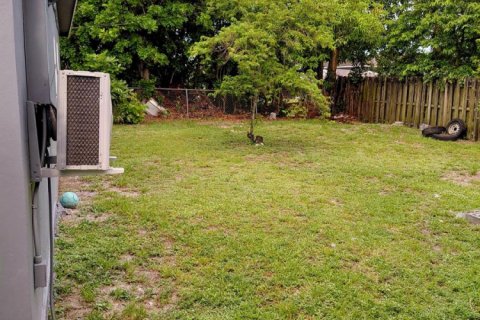 Casa en venta en Lauderhill, Florida, 3 dormitorios, 93.65 m2 № 2089516 - foto 2