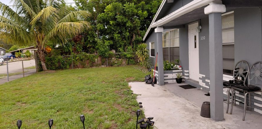 Casa en Lauderhill, Florida 3 dormitorios, 93.65 m2 № 2089516