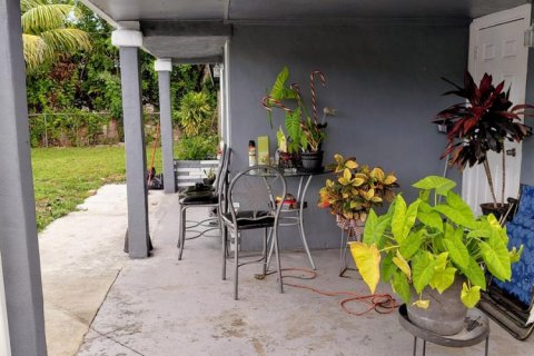 Casa en venta en Lauderhill, Florida, 3 dormitorios, 93.65 m2 № 2089516 - foto 3