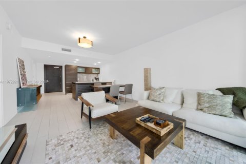 Condominio en venta en Miami, Florida, 1 dormitorio, 76.37 m2 № 2033186 - foto 11