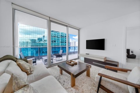 Condominio en venta en Miami, Florida, 1 dormitorio, 76.37 m2 № 2033186 - foto 8