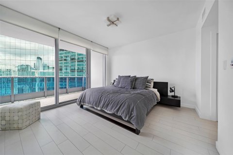 Condominio en venta en Miami, Florida, 1 dormitorio, 76.37 m2 № 2033186 - foto 13