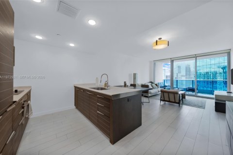 Condominio en Miami, Florida, 1 dormitorio № 2033186