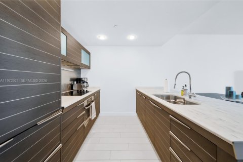 Condominio en venta en Miami, Florida, 1 dormitorio, 76.37 m2 № 2033186 - foto 3