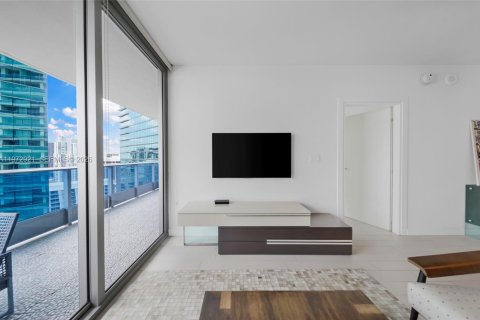 Condominio en venta en Miami, Florida, 1 dormitorio, 76.37 m2 № 2033186 - foto 9