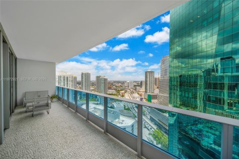 Condominio en venta en Miami, Florida, 1 dormitorio, 76.37 m2 № 2033186 - foto 23