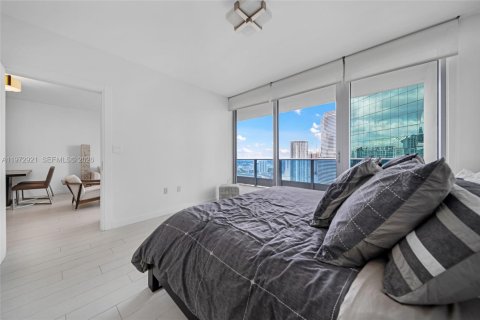 Condominio en venta en Miami, Florida, 1 dormitorio, 76.37 m2 № 2033186 - foto 15