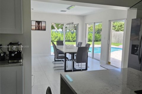 Снять в аренду виллу или дом в Дирфилд-Бич, Флорида 3 спальни, 157.93м2, № 1983840 - фото 9