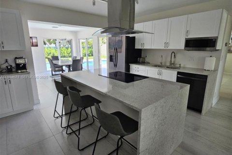 Снять в аренду виллу или дом в Дирфилд-Бич, Флорида 3 спальни, 157.93м2, № 1983840 - фото 5