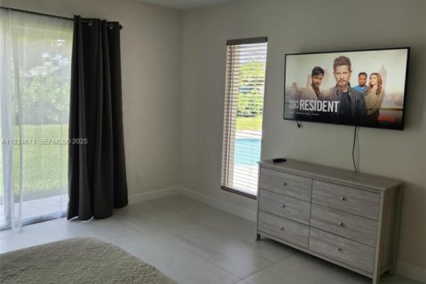 Снять в аренду виллу или дом в Дирфилд-Бич, Флорида 3 спальни, 157.93м2, № 1983840 - фото 14