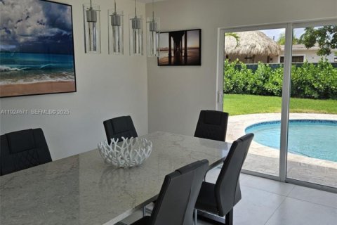 Снять в аренду виллу или дом в Дирфилд-Бич, Флорида 3 спальни, 157.93м2, № 1983840 - фото 8