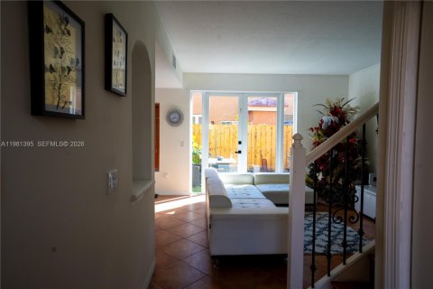 Купить таунхаус в Майами-Лейкс, Флорида 3 спальни, 134.71м2, № 2049758 - фото 5