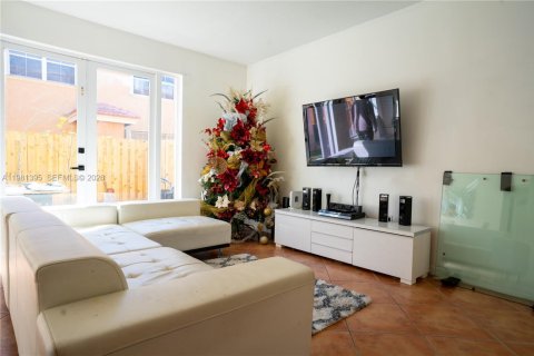 Купить таунхаус в Майами-Лейкс, Флорида 3 спальни, 134.71м2, № 2049758 - фото 6