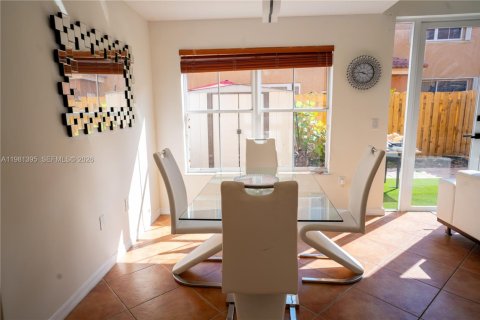 Купить таунхаус в Майами-Лейкс, Флорида 3 спальни, 134.71м2, № 2049758 - фото 12