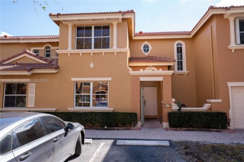 Купить таунхаус в Майами-Лейкс, Флорида 3 спальни, 134.71м2, № 2049758 - фото 3