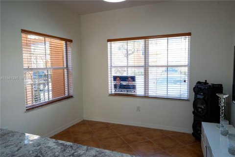 Купить таунхаус в Майами-Лейкс, Флорида 3 спальни, 134.71м2, № 2049758 - фото 8