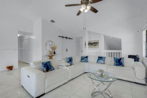 Townhouse in Coral Springs, Florida 3 bedrooms, 148.64 sq.m. № 1890947 - photo 5