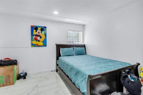 Townhouse in Coral Springs, Florida 3 bedrooms, 148.64 sq.m. № 1890947 - photo 18