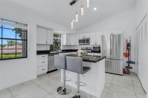 Townhouse in Coral Springs, Florida 3 bedrooms, 148.64 sq.m. № 1890947 - photo 8