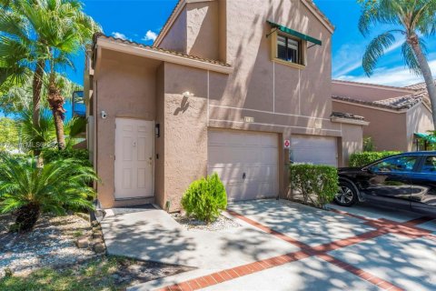 Townhouse in Coral Springs, Florida 3 bedrooms, 148.64 sq.m. № 1890947 - photo 23