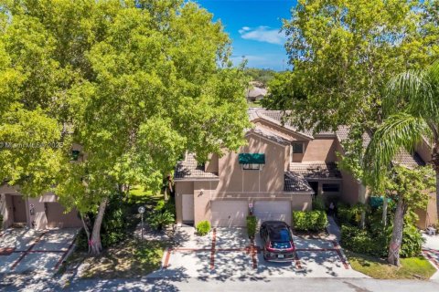 Townhouse in Coral Springs, Florida 3 bedrooms, 148.64 sq.m. № 1890947 - photo 29