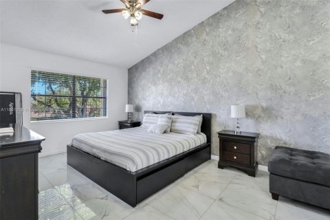 Townhouse in Coral Springs, Florida 3 bedrooms, 148.64 sq.m. № 1890947 - photo 13