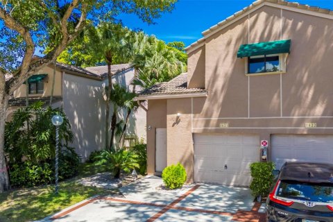 Townhouse in Coral Springs, Florida 3 bedrooms, 148.64 sq.m. № 1890947 - photo 28