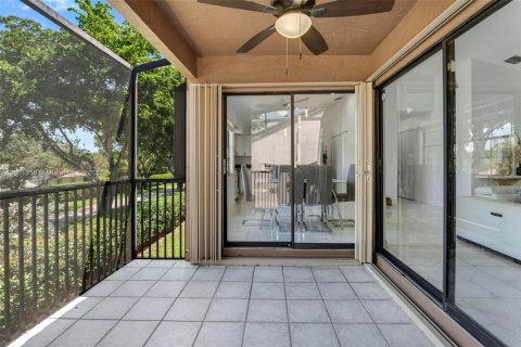 Townhouse in Coral Springs, Florida 3 bedrooms, 148.64 sq.m. № 1890947 - photo 21