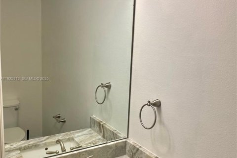 Villa ou maison à louer à Orlando, Floride: 4 chambres, 201.6 m2 № 1985889 - photo 16