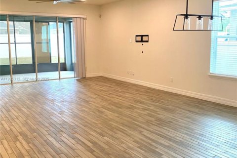 Villa ou maison à louer à Orlando, Floride: 4 chambres, 201.6 m2 № 1985889 - photo 15