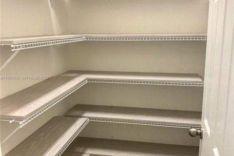 Villa ou maison à louer à Orlando, Floride: 4 chambres, 201.6 m2 № 1985889 - photo 12