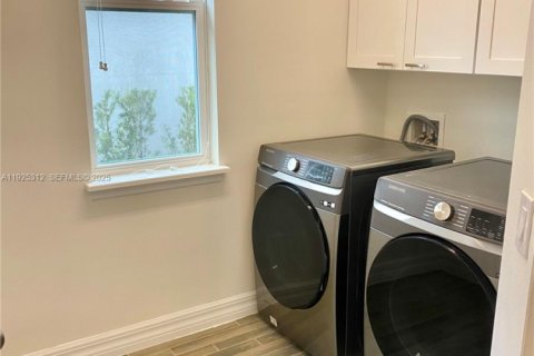 Villa ou maison à louer à Orlando, Floride: 4 chambres, 201.6 m2 № 1985889 - photo 11