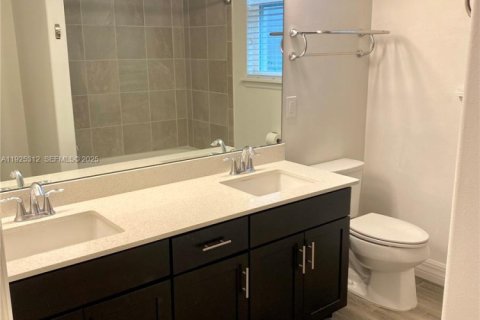 Villa ou maison à louer à Orlando, Floride: 4 chambres, 201.6 m2 № 1985889 - photo 19