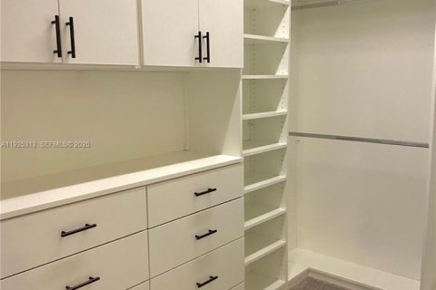 Villa ou maison à louer à Orlando, Floride: 4 chambres, 201.6 m2 № 1985889 - photo 9