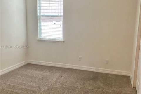 Villa ou maison à louer à Orlando, Floride: 4 chambres, 201.6 m2 № 1985889 - photo 17