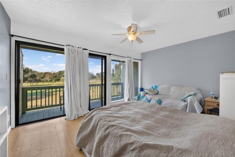 Condo in New Smyrna Beach, Florida, 2 bedrooms № 2391541 - photo 23