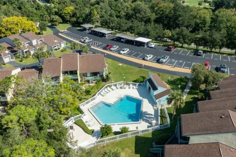 Condo in New Smyrna Beach, Florida, 2 bedrooms № 2391541 - photo 11