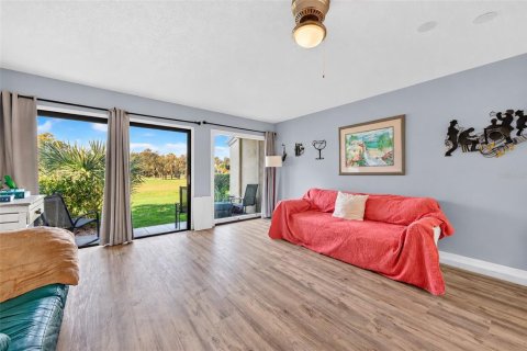 Condo in New Smyrna Beach, Florida, 2 bedrooms № 2391541 - photo 22